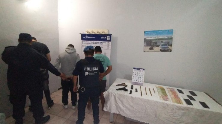 Tres aprehendidos por robo en una vivienda